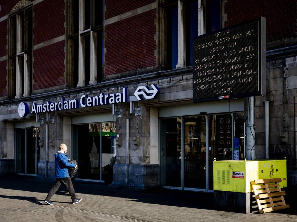 Na twee jaar hinder is westelijke entreetunnel van Amsterdam Centraal weer open