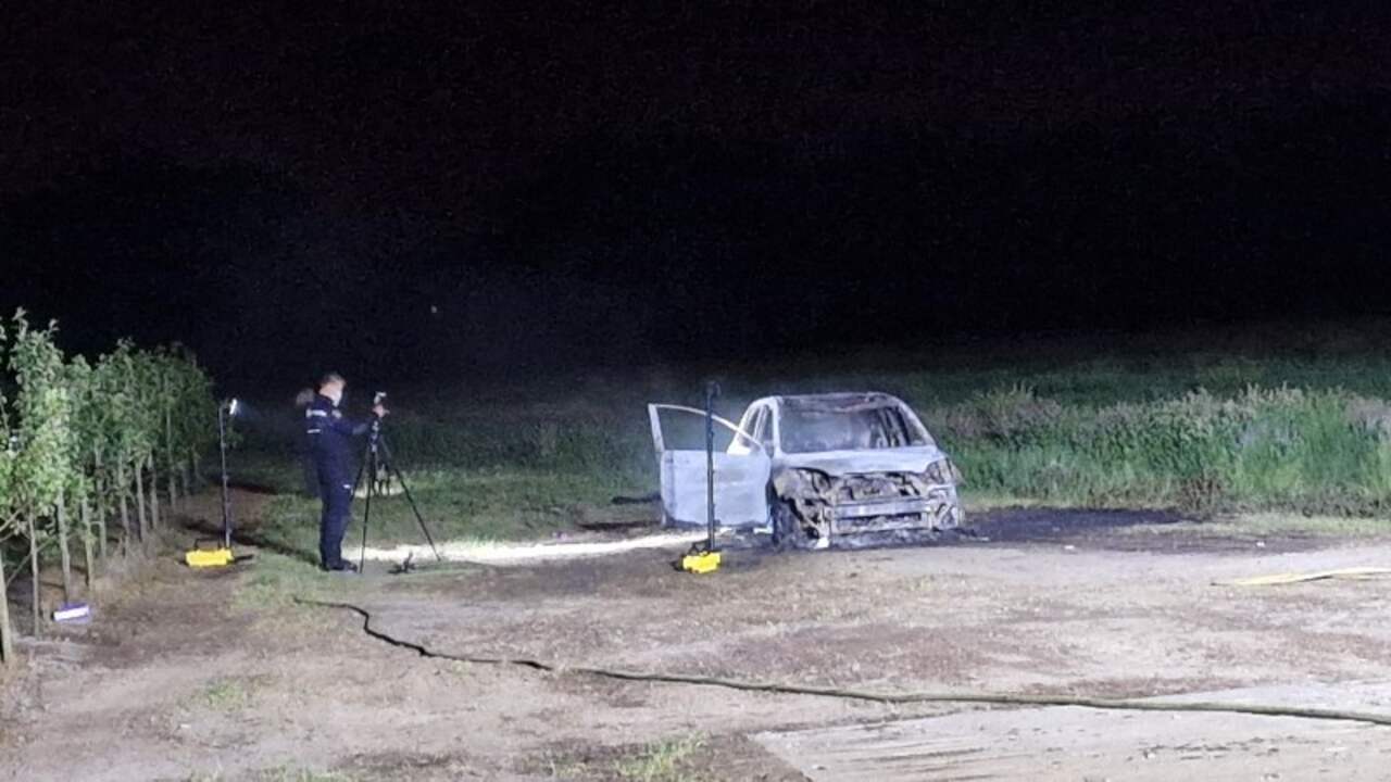 Dode in uitgebrande auto in Baarlo kwam uit Polen, toedracht nog onbekend