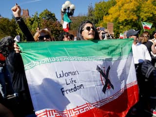 Iran een jaar na dood van Mahsa Amini: 'Tactiek van angst zaaien werkt'