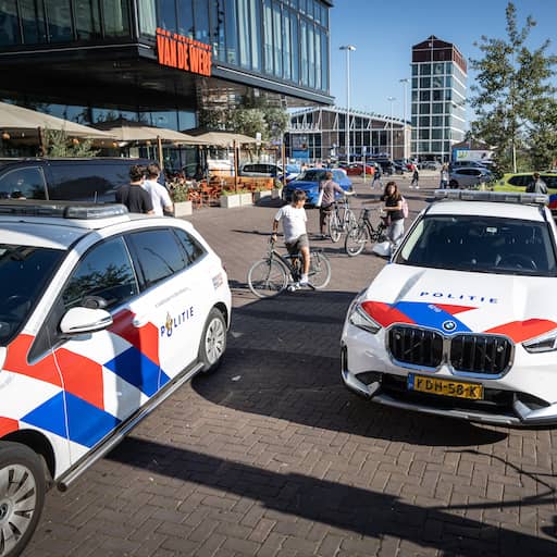 Illustratie bij: Familie van doodgeschoten man op kade Amsterdam: 'Hij was wars van geweld'