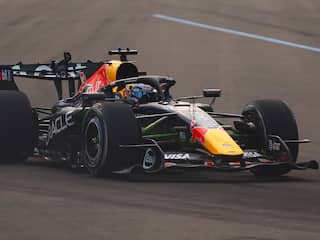 Verstappen bewaart zachte banden en klokt zesde tijd in enige training Singapore