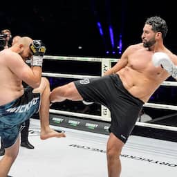 Ben Saddik verrassend snel klaar bij GLORY 100 door snee in scheenbeen