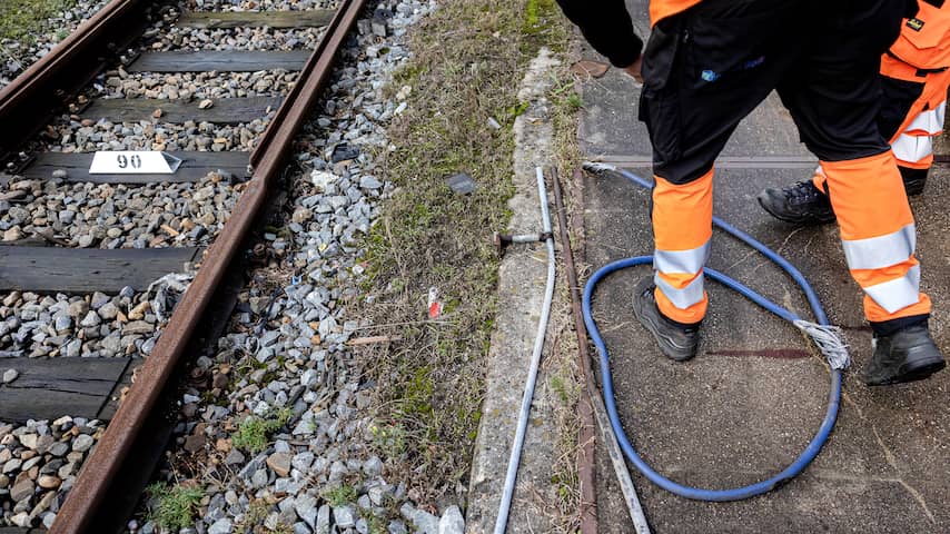 Zeker tot zondagavond geen treinen tussen Rotterdam en Delft na brandstichting
