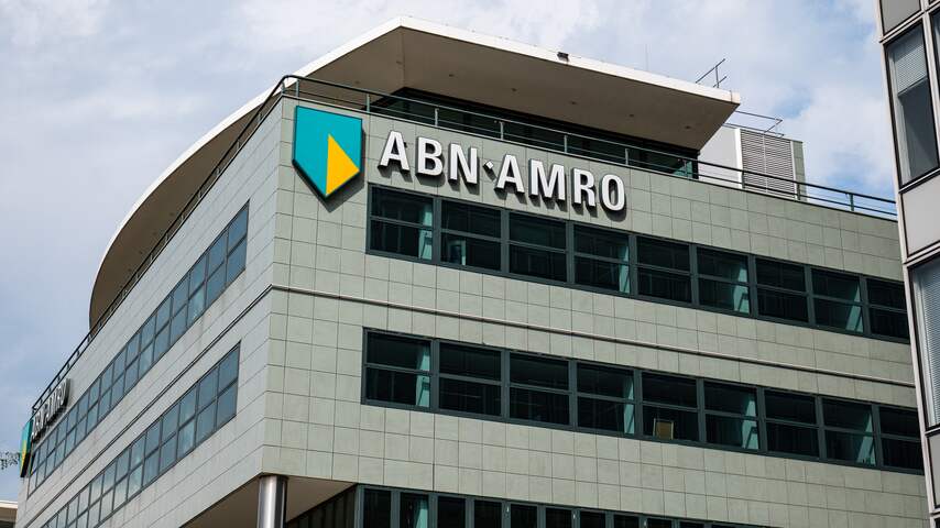 Foto bij 150 ABN AMRO-werknemers leggen dinsdag werk neer tegen kabinetsplannen