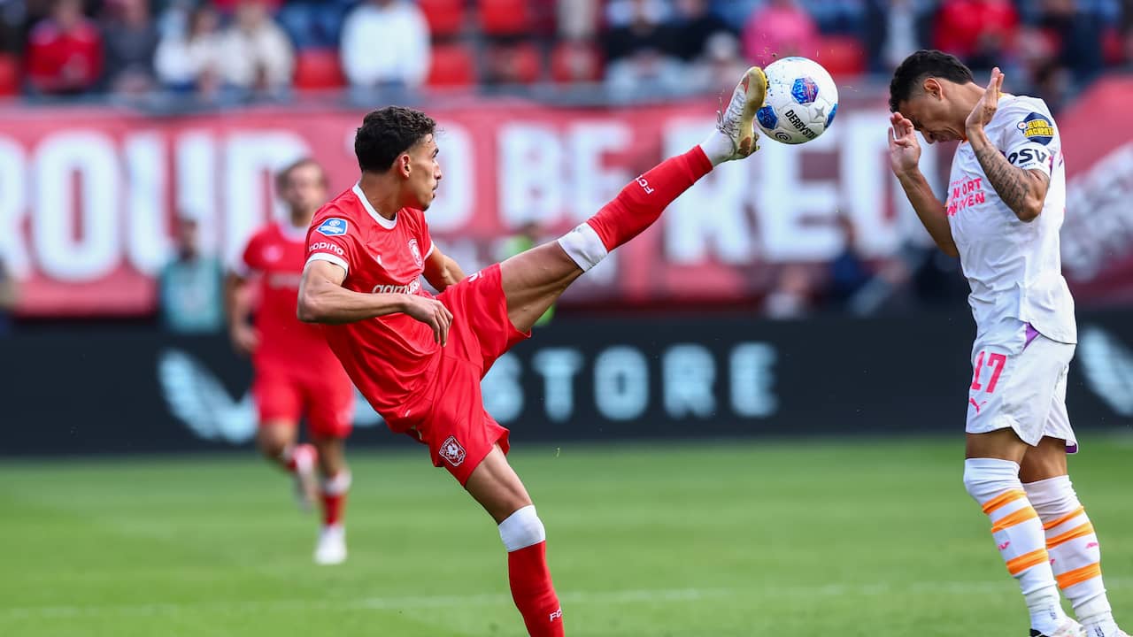 Foto bij Live Eredivisie | PSV verdedigt voorsprong tegen aandringend FC Twente