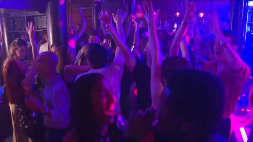 Britse feestgangers luiden 'Freedom Day' in: 'Hierna weer lockdown?'