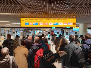 Schiphol zit in de maag met lange rijen voor reizigers van buiten de EU