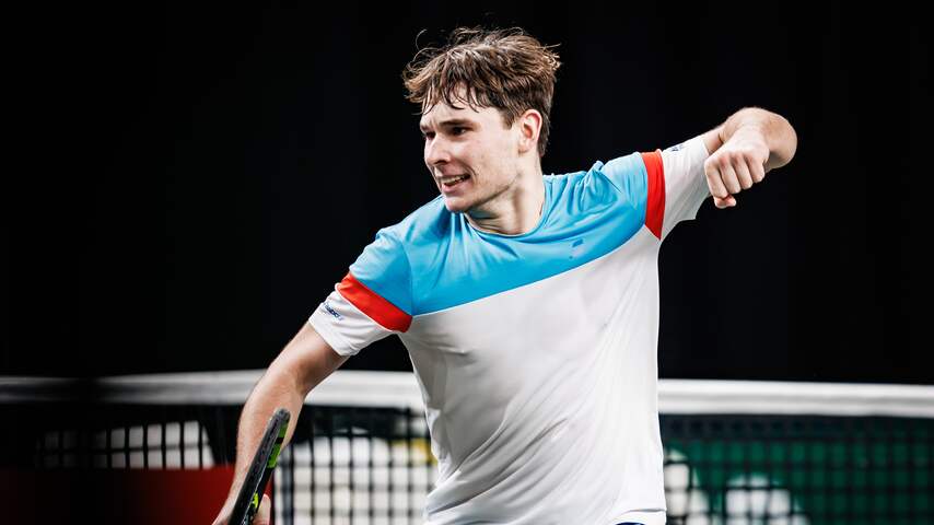 Talent Röttgering plaatst zich voor het eerst voor ATP-toernooi buiten Nederland