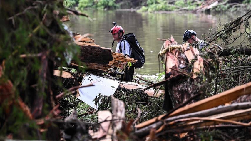 Verwoestende overstromingen zetten Texas onder water en eisen 32 levens | Buitenland | NU.nl
