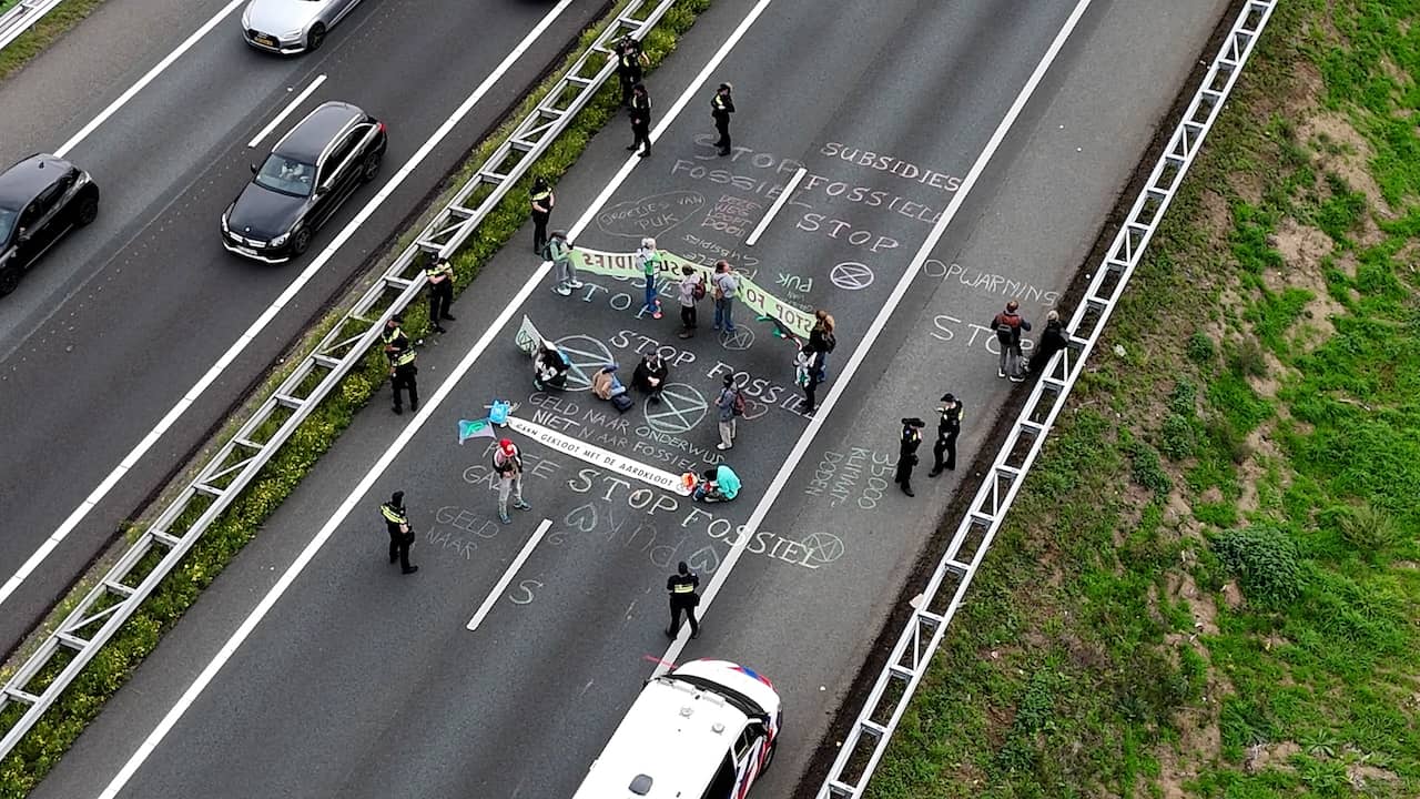 Video | Drone filmt XR-protest op A12 bij Zevenaar