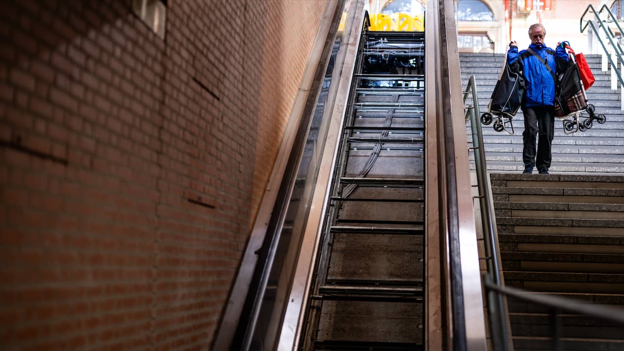Zeker 250.000 euro schade na vandalisme met hoogwerker op station Groningen