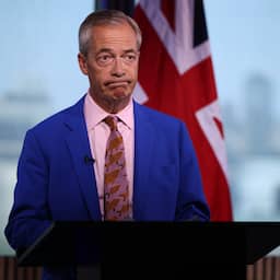 Politieke stunt Brexit-icoon Farage: hij treedt af, maar is meteen weer verkiesbaar