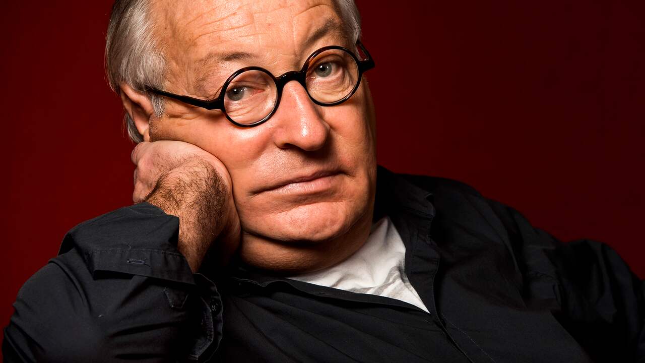 Youp van 't Hek kan het 'misschien wel beter vinden met vrouwen dan