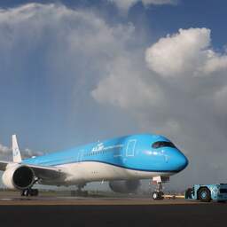 Video | Nieuwe Airbus A350-900 maakt eerste landing op Schiphol