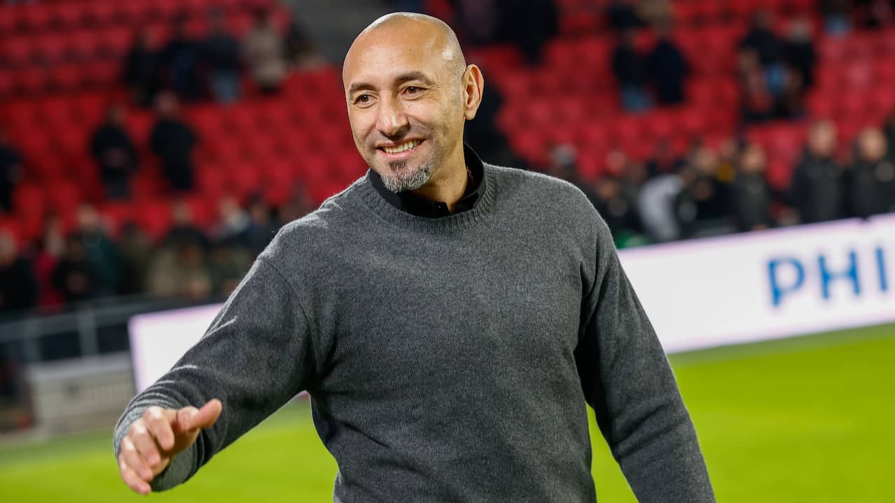 Live Eredivisie | PSV onder toeziend oog clubiconen begonnen tegen NAC