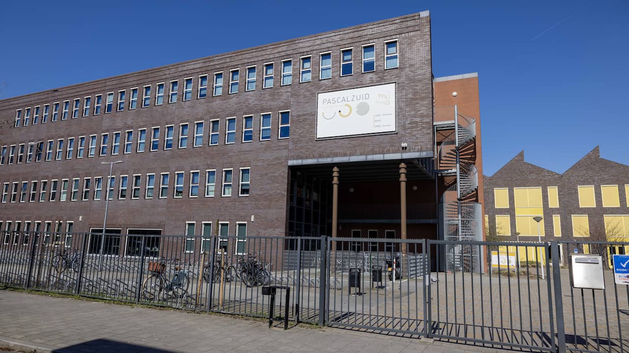 Twee zeventienjarigen veroordeeld voor dreigen met schoolshooting in Zaandam