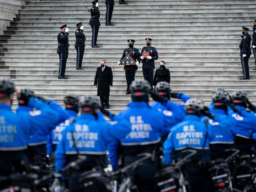 Agent die omkwam bij bestorming Capitool stierf een natuurlijke dood