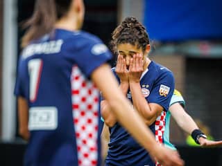 Landskampioen PSV Vrouwen laat punten liggen in Eredivisie, Ajax wint wel