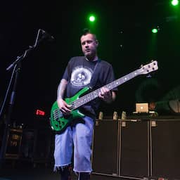 Limp Bizkit-bassist Sam Rivers (48) overleden: ‘We zijn in shock’