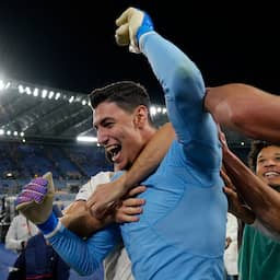 Lille-keeper steelt show met 3 gestopte penalty's: 'Vriendin beloofd nul te houden'