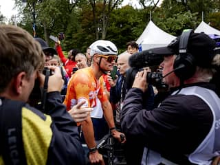Lees terug WK wielrennen | Van der Poel pakt brons na spectaculaire koers