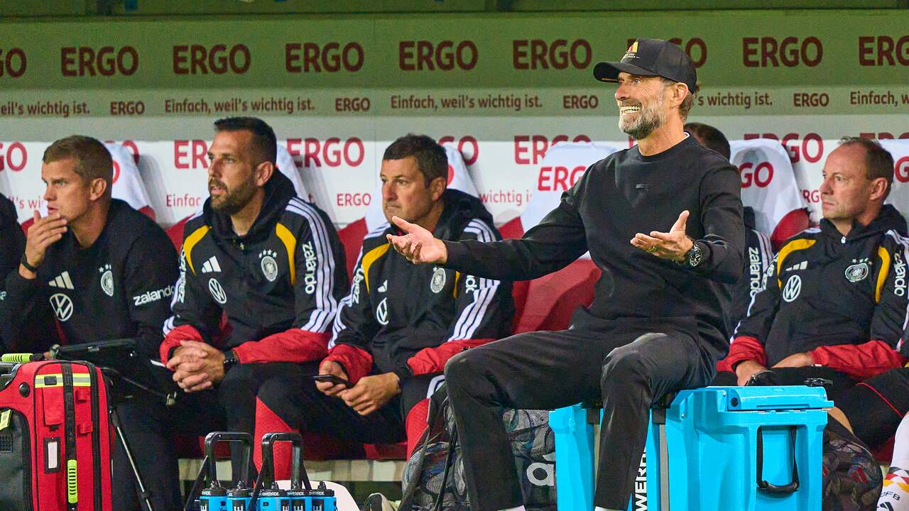 Foto bij Klopp na nederlaag Duitsland: 'Geen reden om in een depressie te raken'