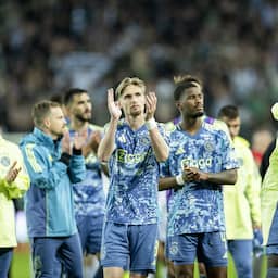 In één fatale minuut lijkt Ajax landstitel alsnog te verspelen