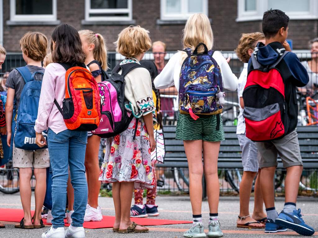 Niet meer hele klas naar huis als leerling positief op coronavirus test