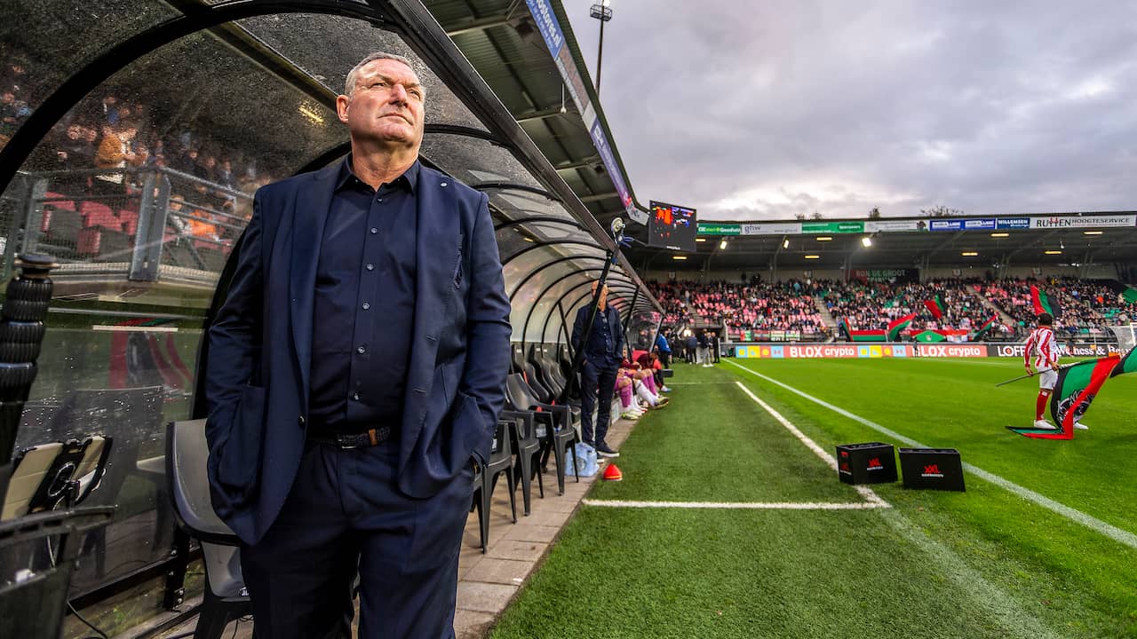 FC Utrecht gaat in tweede wedstrijd onder Jans hard onderuit tegen NEC |  Voetbal | NU.nl