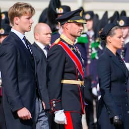 In beeld | Noorse burgers en royals nemen afscheid van koning Harald