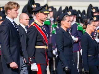 Noorse burgers en royals nemen afscheid van koning Harald