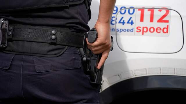 Agenten houden hand op dienstwapen bij nieuwe arrestatie in Overasselt