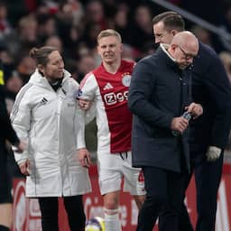 Ajax-trainer Grim maakt zich zorgen over Zinchenko: 'Dit doet je wel wat'