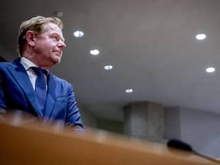 Minister Van Weel krijgt voordeel van de twijfel na extra excuses aan Kamer