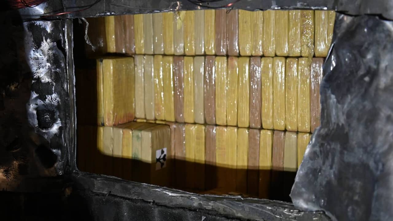 Douane vindt bijna 5.000 kilo cocaïne in drie elektrische magneten in Moerdijk