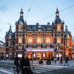ITA-gebouw in Amsterdam krijgt na acht jaar oude naam Stadsschouwburg terug