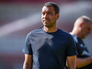 Van Bronckhorst appte met nieuwe Oranjebondscoach Xavi: 'Hij is vereerd'
