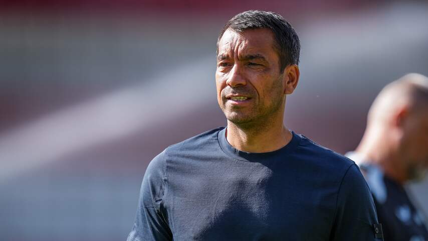 Van Bronckhorst appte met nieuwe Oranjebondscoach Xavi: 'Hij is vereerd'