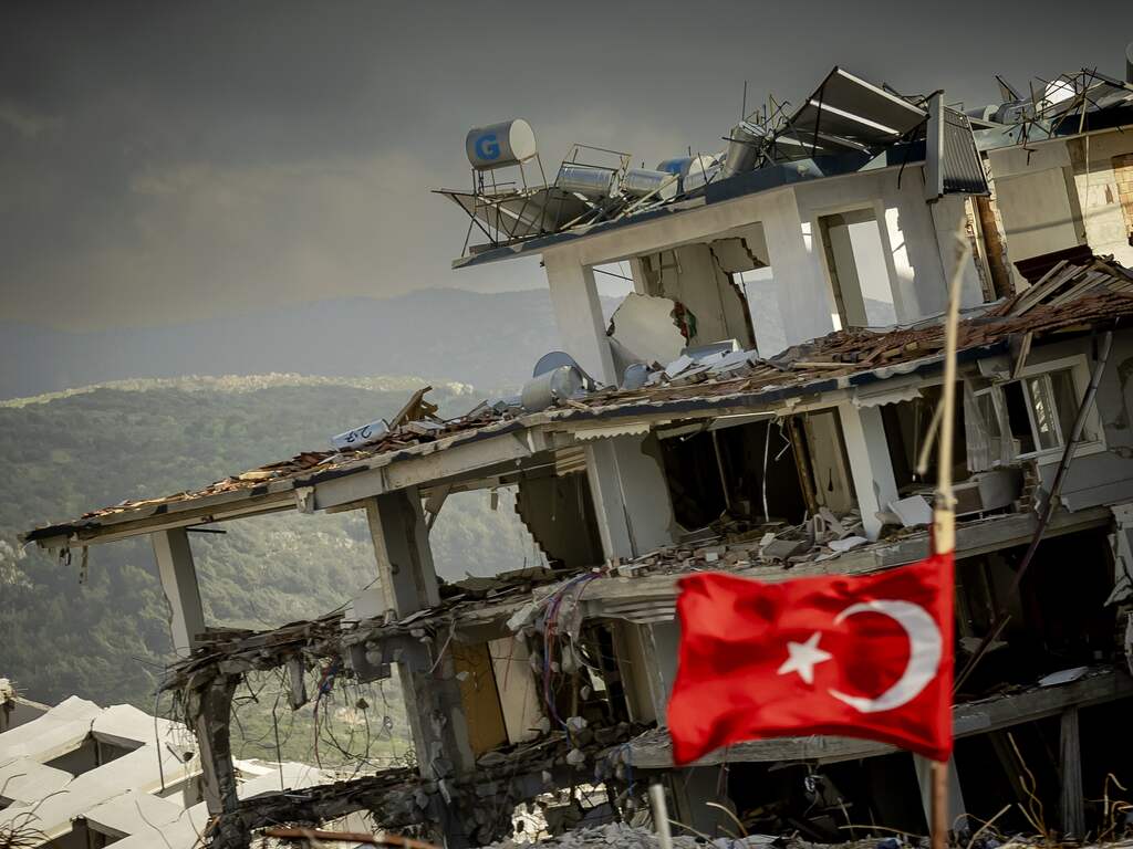 Meer zelfdoding en bedplassers na aardbeving Turkije, extra hulp via Rode Kruis