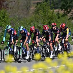 Live Waalse Pijl | Talent Seixas (19) wil debuut bekronen, bekijk de koerssituatie