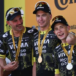 Live Tour | Vingegaard en Visma vieren feest in Barcelona na veroveren gele trui