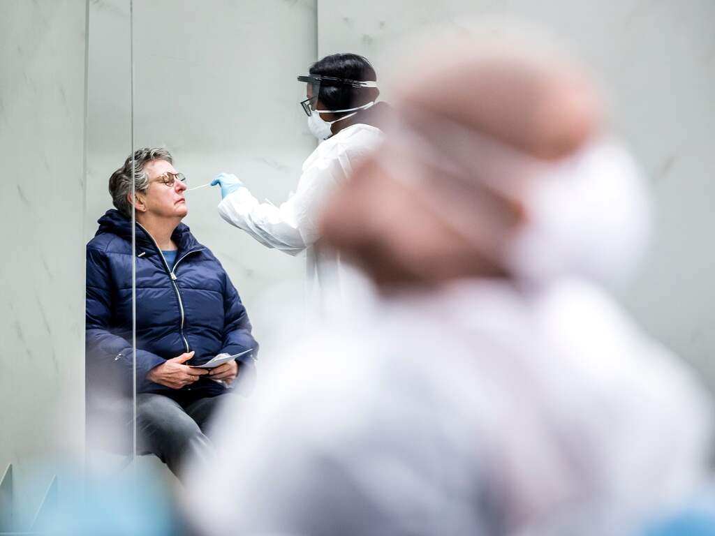 Inwoners van de gemeente Lansingerland worden massaal op het coronavirus getest vanwege de verspreiding van de gemuteerde Britse variant.