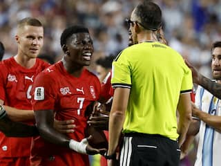 Rood Embolo in WK-duel met Argentinië volgens spelregelorganisatie onterecht