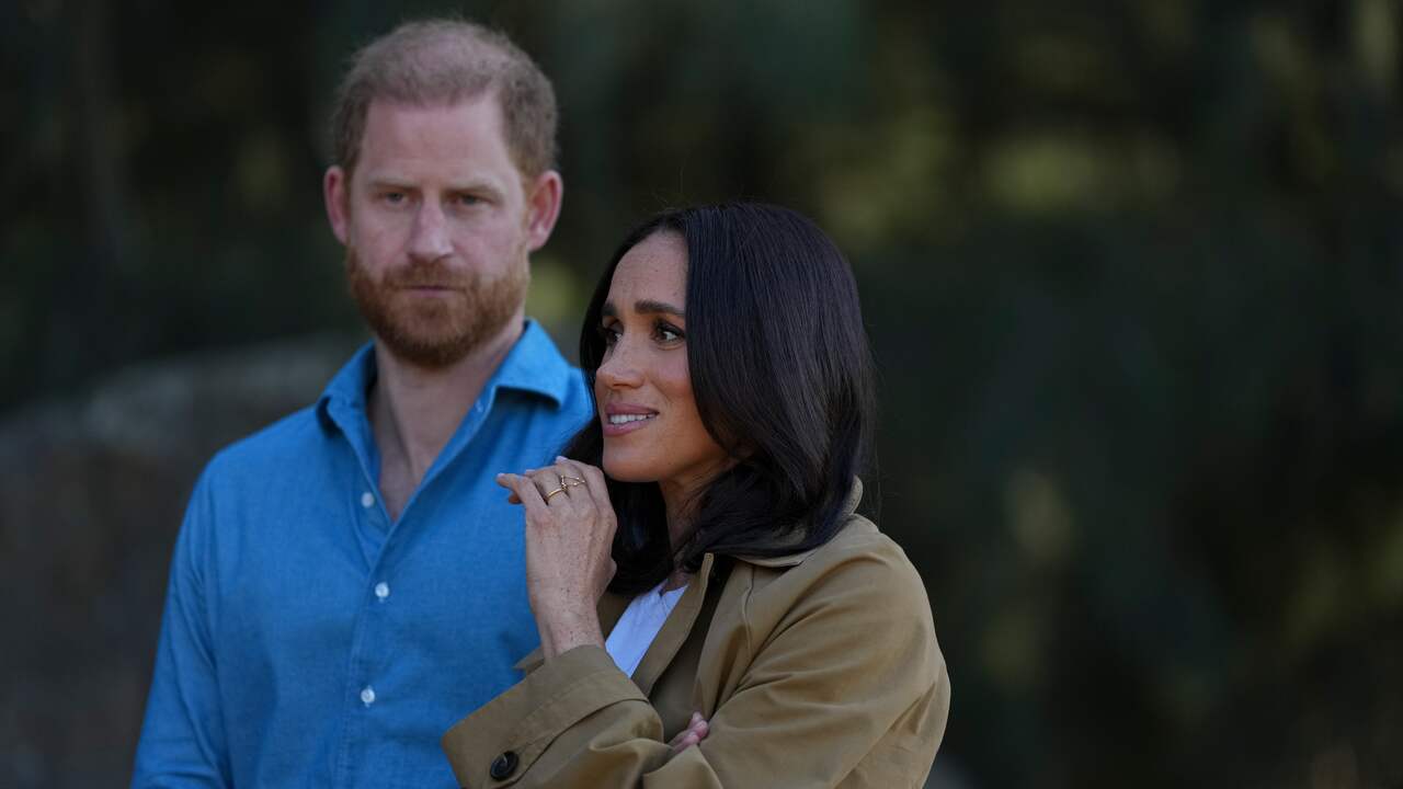 Foto bij Koning Charles bevestigt dat Harry en Meghan geen rol in koningshuis krijgen