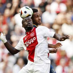 Ajax geeft PSV weer hoop in titelrace door gelijkspel tegen Sparta