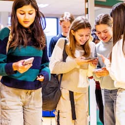 NU+ | Impact telefoons op kinderen steeds duidelijker: '2024 was omslagpunt'