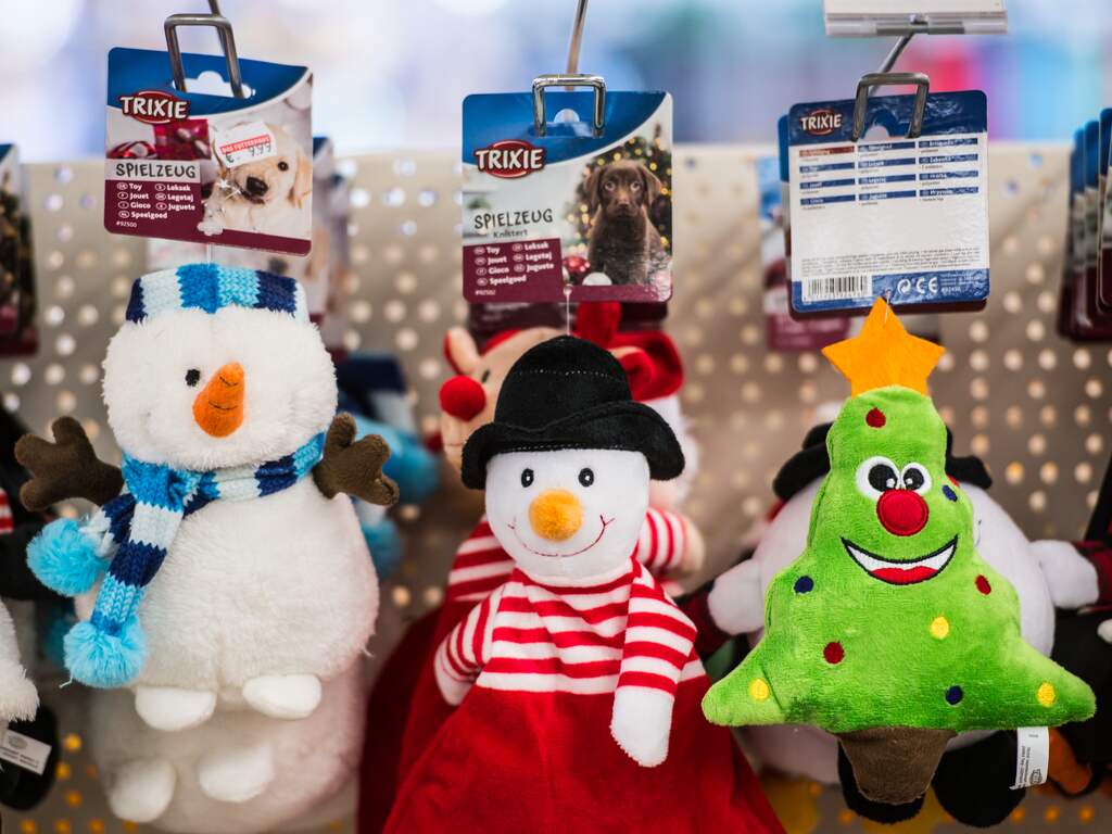 Dierenorganisaties krijgen duizenden gestolen dierenspulletjes van justitie