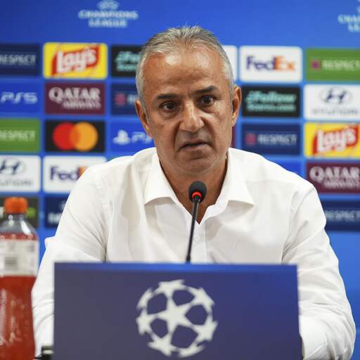Illustratie bij: Fenerbahçe-coach neemt na CL-duel met AS Roma ontslag op persconferentie