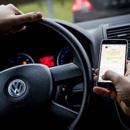 135 mensen bekeurd vanwege telefoongebruik achter het stuur op A58
