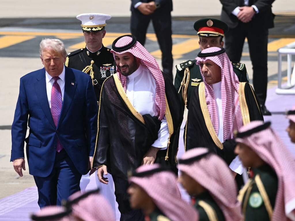 Trump trekt voor 'showbusiness' door Midden-Oosten, niet voor Gaza